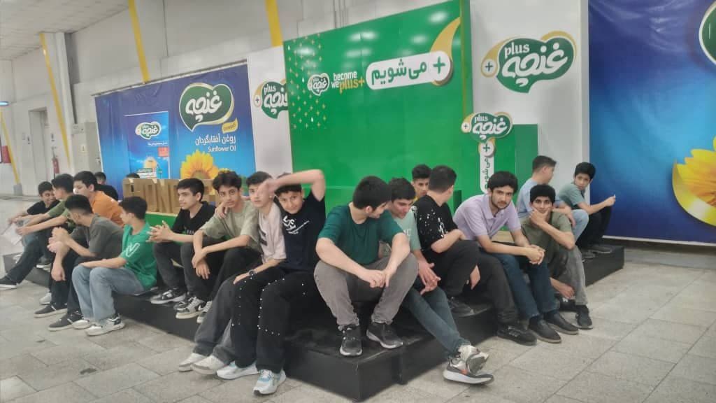 بازدید علمی از کشت و صنعت شمال پایه نهم اردیبهشت ۱۴۰۴